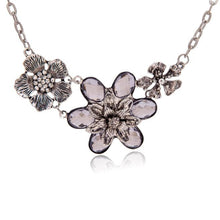 Load image into Gallery viewer, Flower Charm Choker